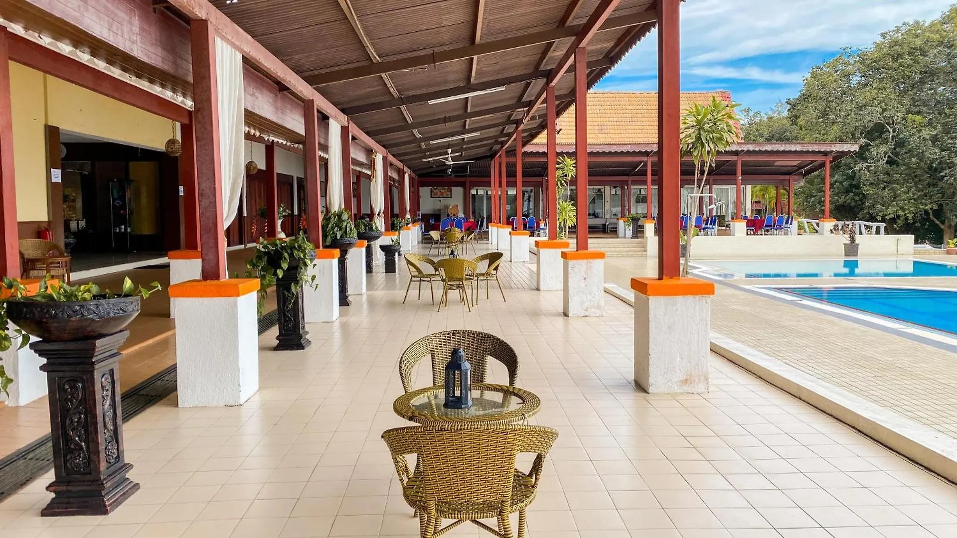 Lovita Tanjung Bidara Beach Resort Малакка