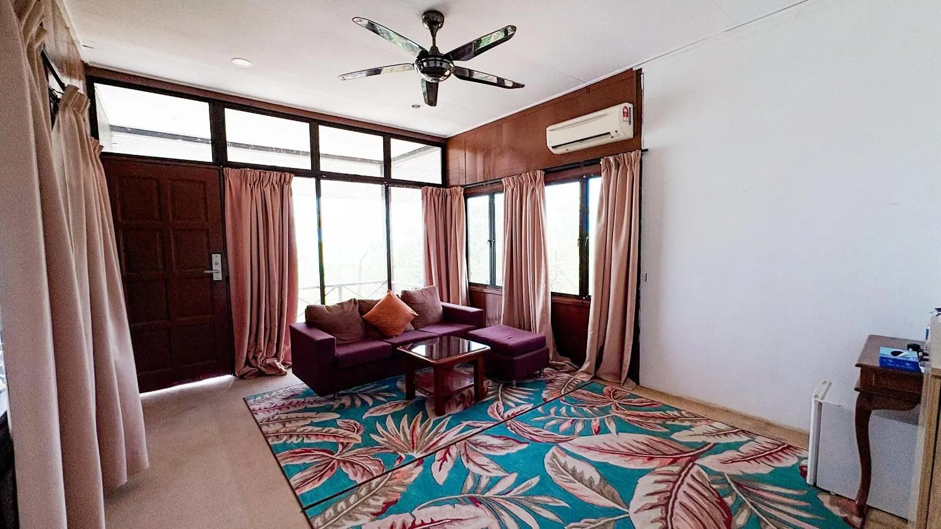 Lovita Tanjung Bidara Beach Resort Malacca 4*,